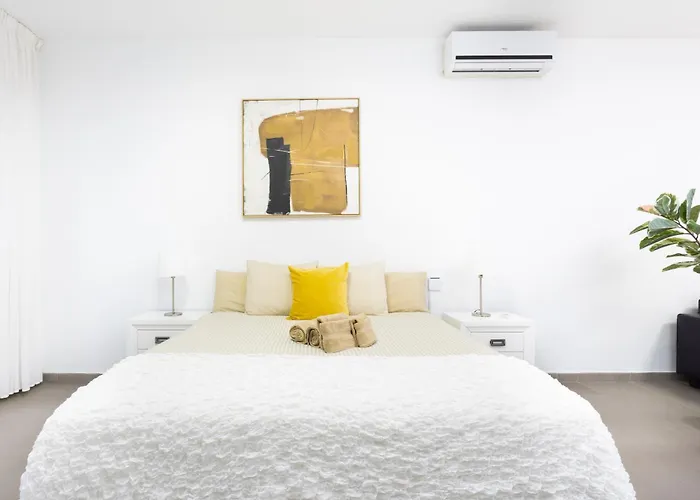 Luxury Bkm In Playa Del Duque