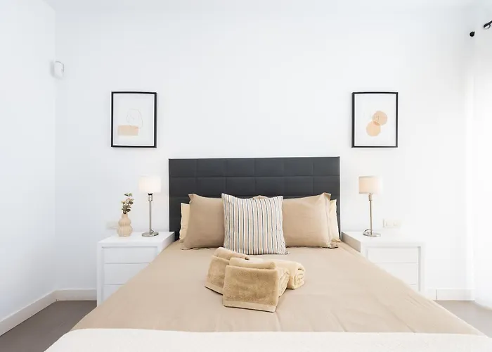 Luxury Bkm In Playa Del Duque * 阿德耶