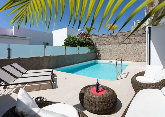 Luxury Bkm In Playa Del Duque *