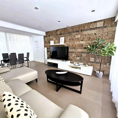 Willa Luxury Bkm In Playa Del Duque