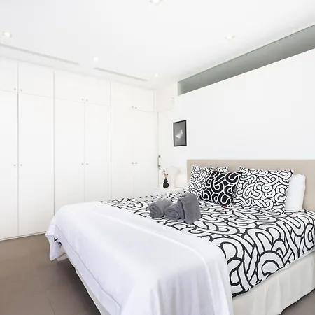 Villa Luxury Bkm In Playa Del Duque