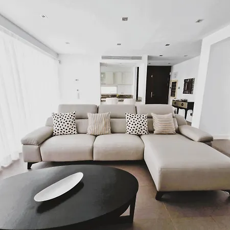 Willa Luxury Bkm In Playa Del Duque