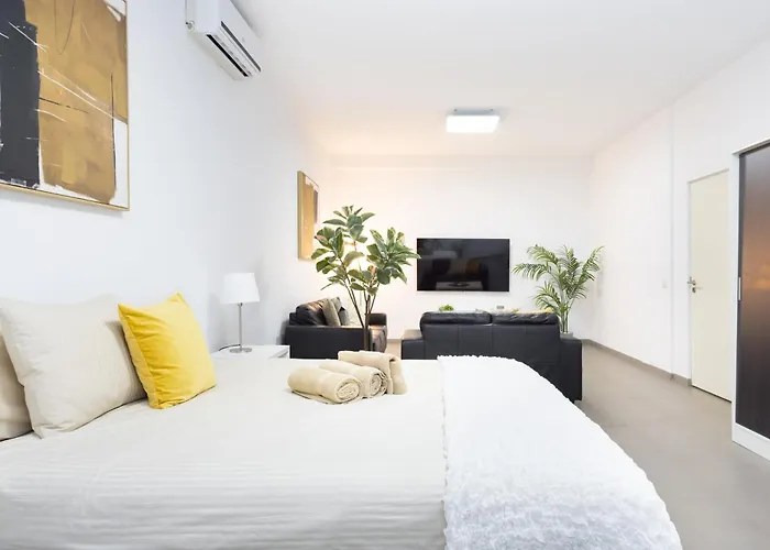 Luxury Bkm In Playa Del Duque 别墅 阿德耶