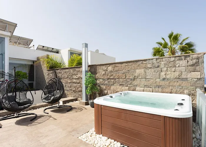 Luxury Bkm In Playa Del Duque *