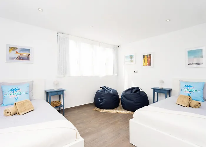 Luxury Bkm In Playa Del Duque *